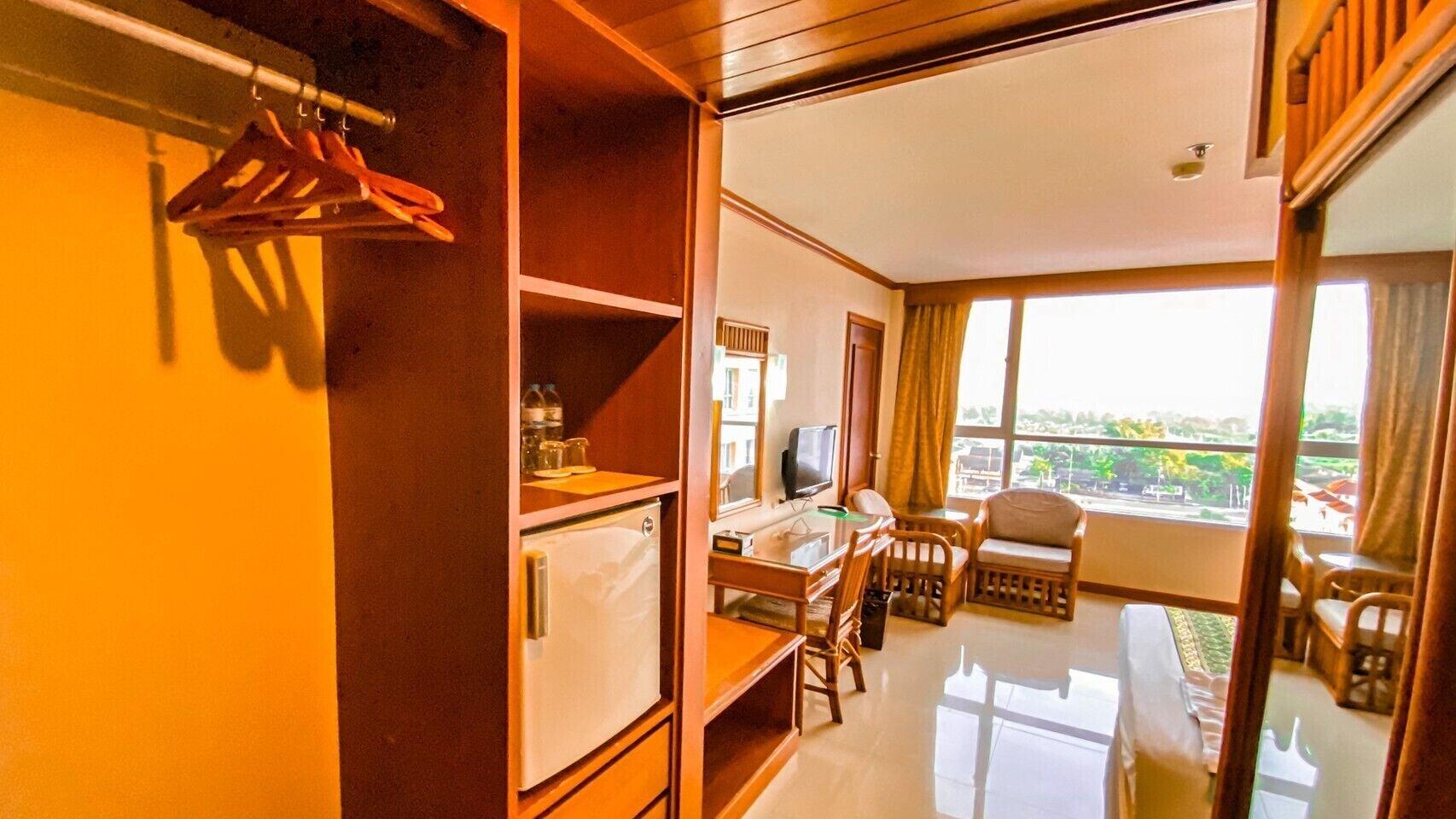 K Park Grand Hotel Sha Plus Certified Surat Thani Exterior foto